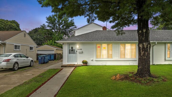 Property Photo:  4608 W 90th Place  IL 60456 