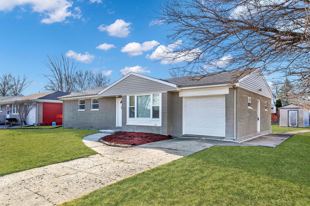 Property Photo: 316 E 24th Street 0 IL 60411