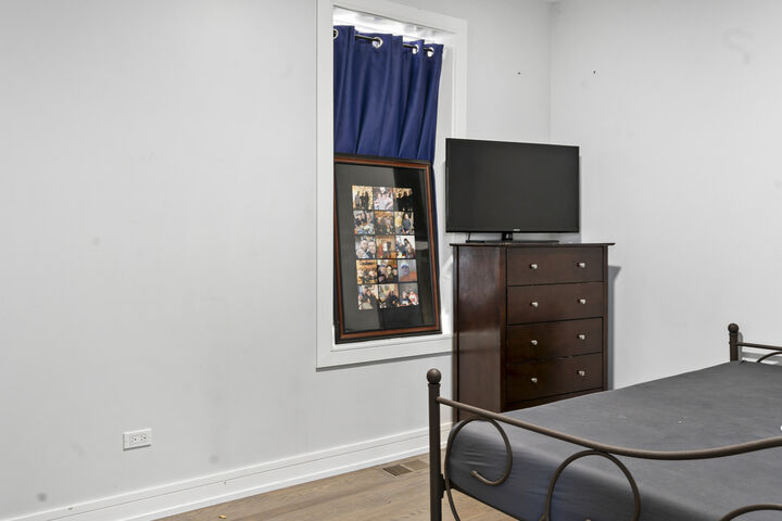 Property Photo: 5518 W 25th Place IL 60804