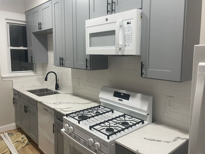 Property Photo: 3655 N Troy Street 2 IL 60618