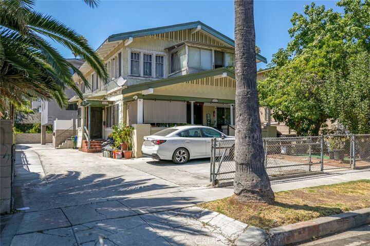 Property Photo: 1615 Winona Boulevard 3 CA 90027