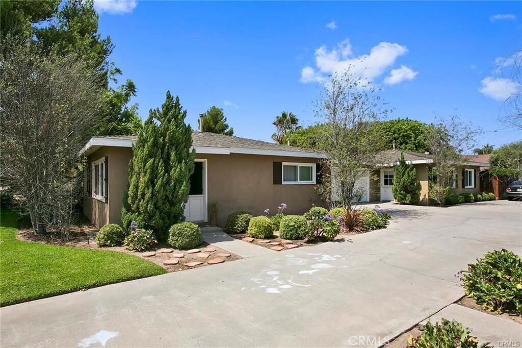 Property Photo: 266 E 21st Street CA 92627