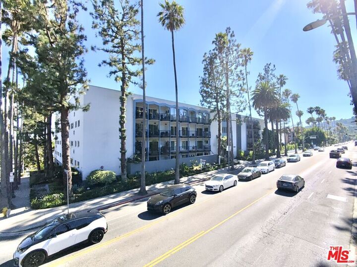 7560 Hollywood Boulevard 204  Los Angeles CA 90046 photo