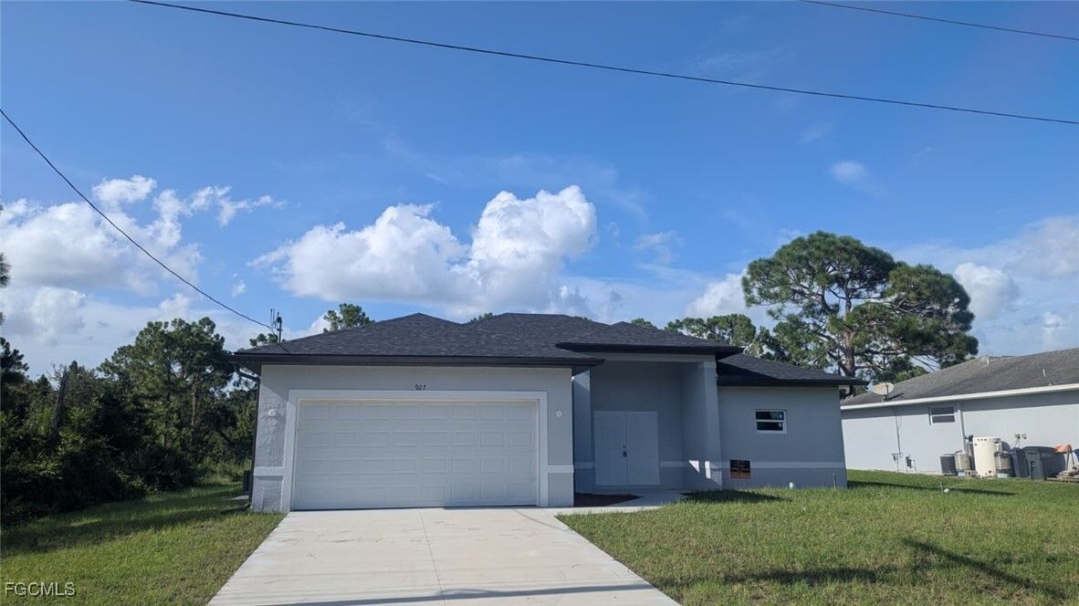Property Photo: 927 Bolivia Drive FL 33974