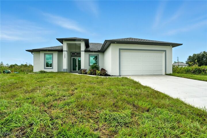 Property Photo: 1302 Plumosa Avenue FL 33972