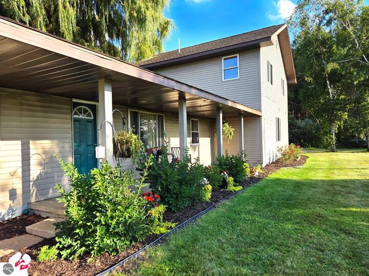 Property Photo: 4832 N Dickenson Road MI 48618