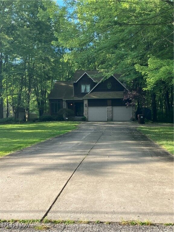 Property Photo: 722 Airport Road NW OH 44481