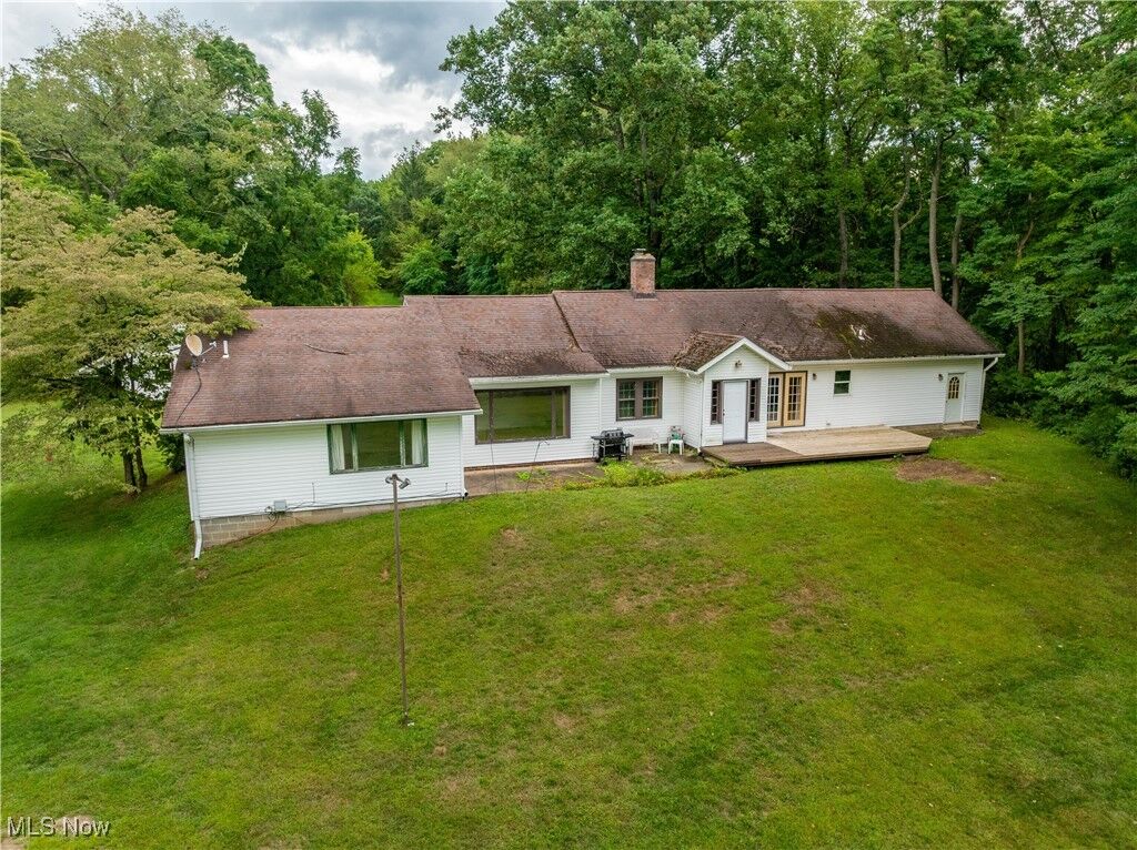 Property Photo:  181 Parisette Lane  OH 44319 