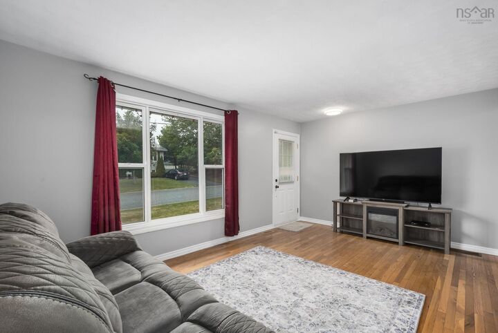 Property Photo: 5 Kirtland Court NS B2W 4P6