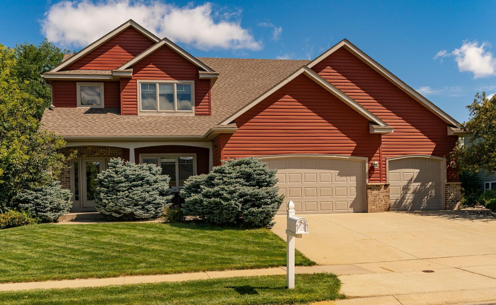 Property Photo: 5512 Leslie Lane SW MN 55902