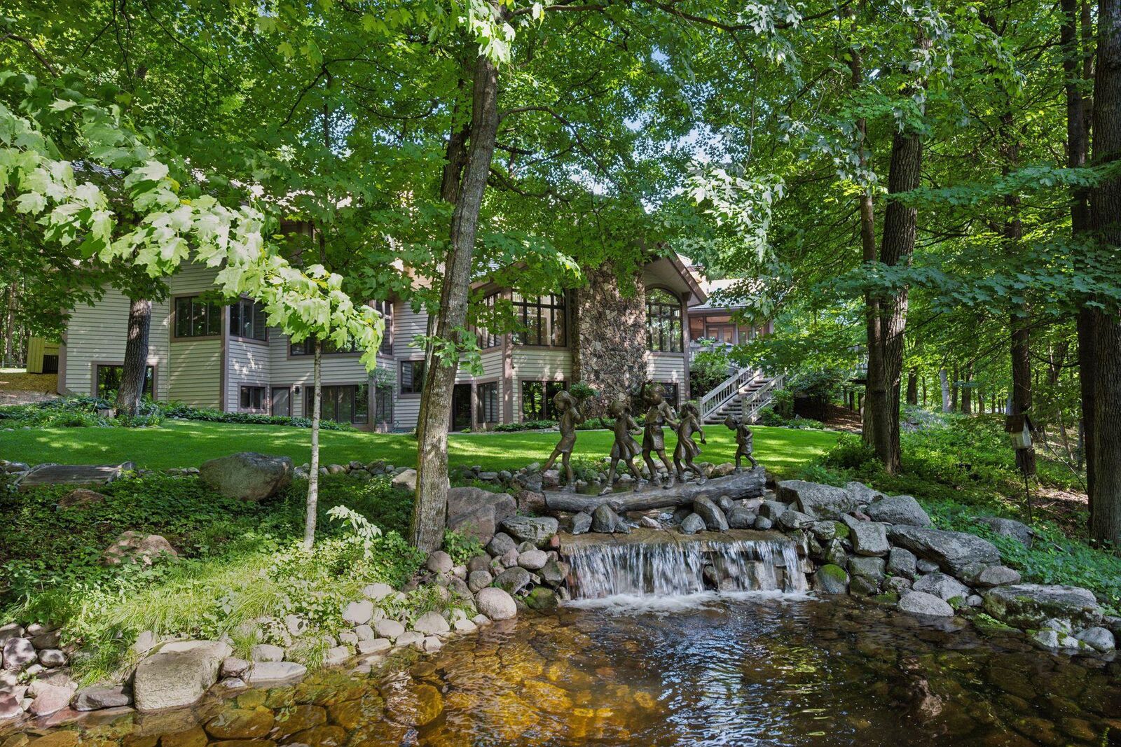 Property Photo: 1420 Tamarack Drive MN 55356