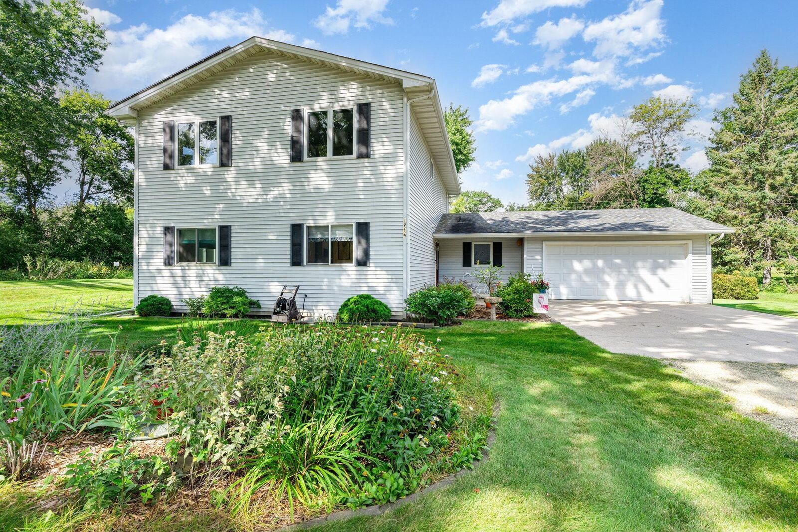 Property Photo:  18289 Italy Avenue  MN 55044 