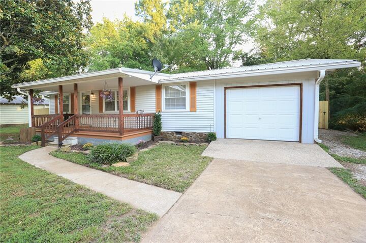 305 Hawkins Avenue  Huntsville AR 72740 photo