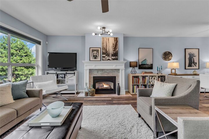 933 Harvey Avenue 315  Kelowna BC V1Y 9S1 photo