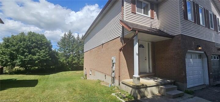 Photo de la propriété:  38 Poplar Drive  ON N3C 3X2 
