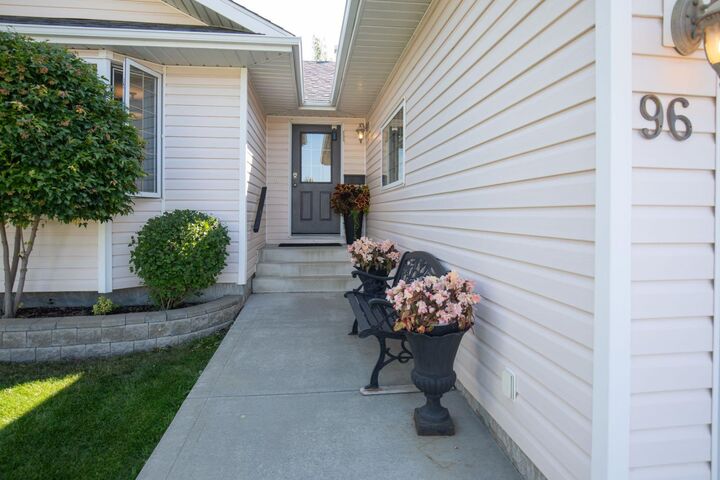 Property Photo: 96 Lamont Close AB T4R 2R6