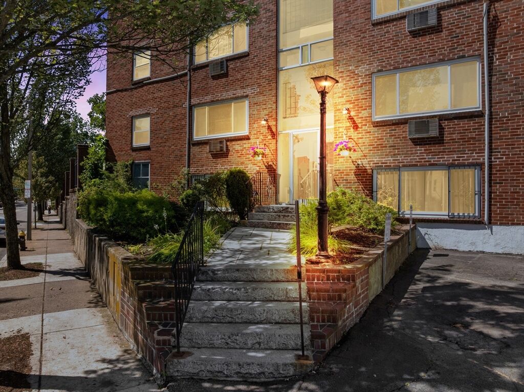 Property Photo:  2089 Dorchester Ave 2  MA 02124 