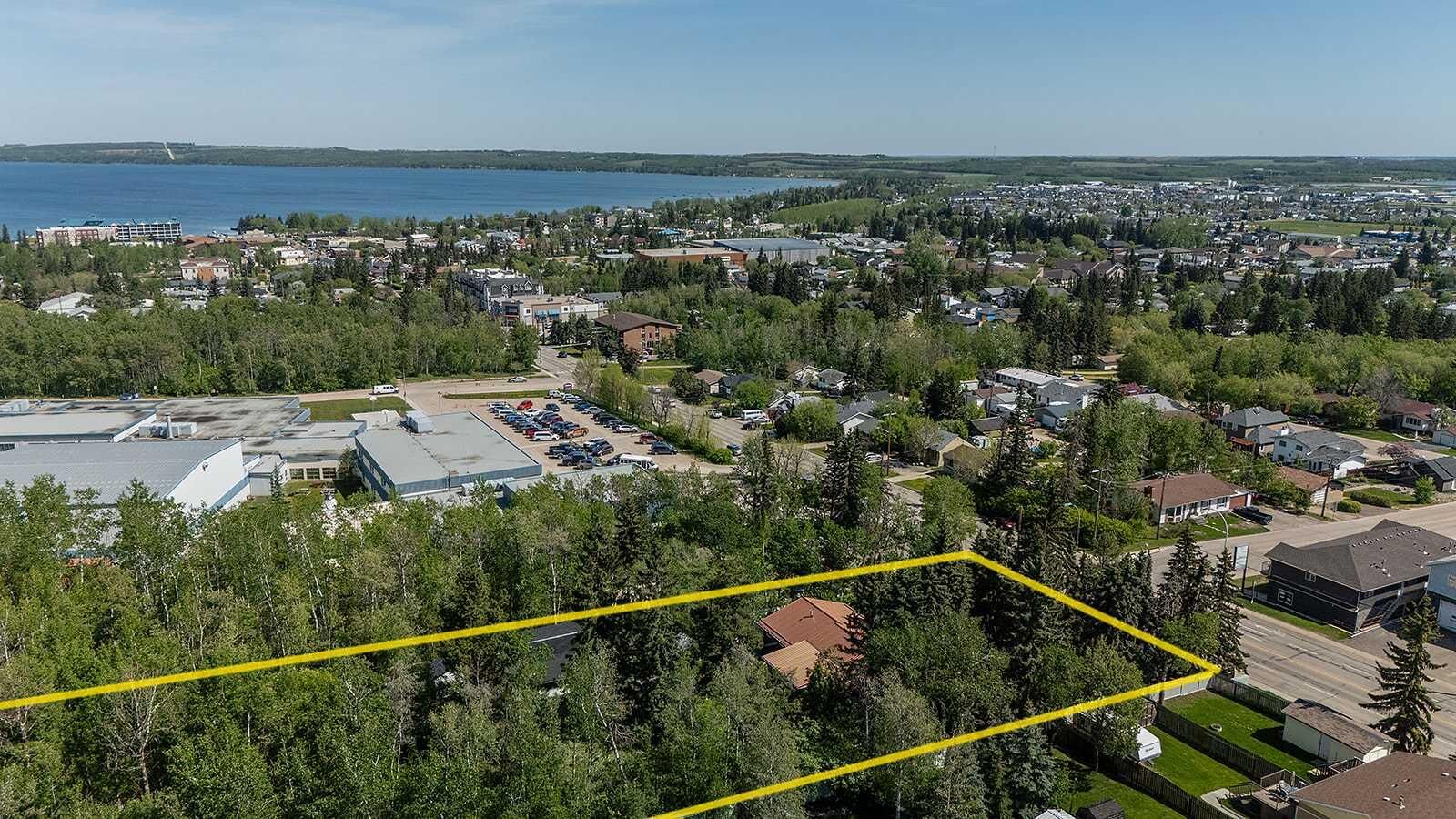 Property Photo: 4444 50 Street AB T4S 1L6