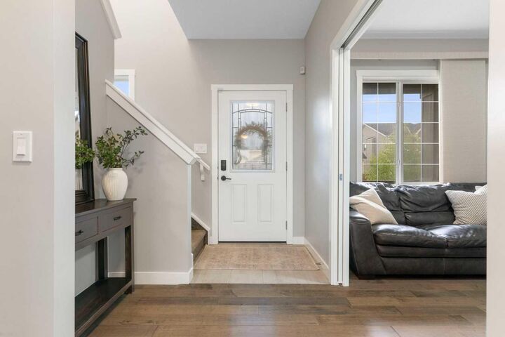 Property Photo: 452 Hillcrest Manor SW AB T4B 4K1