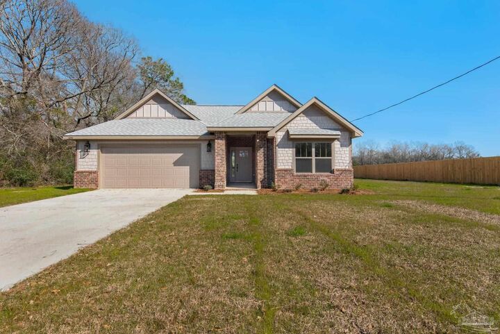 Property Photo: 3207 Glen Coe Ct FL 32583