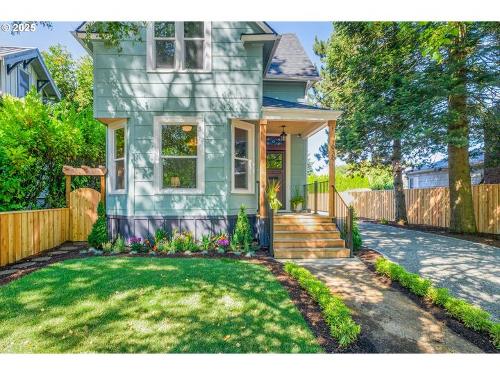 Property Photo: 7939 N Dana Ave OR 97203