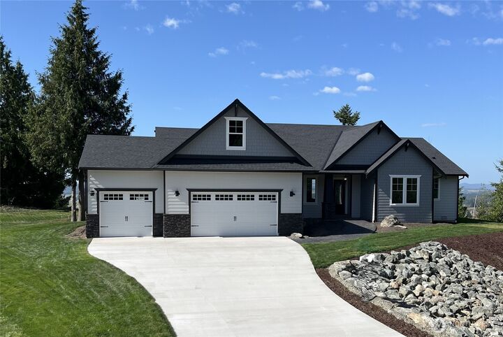 Property Photo: 7514 Avalon Heights Way WA 98284