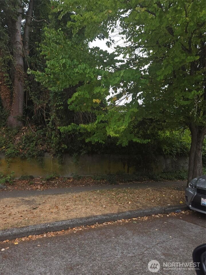 Property Photo: 809 26th Avenue E WA 98112