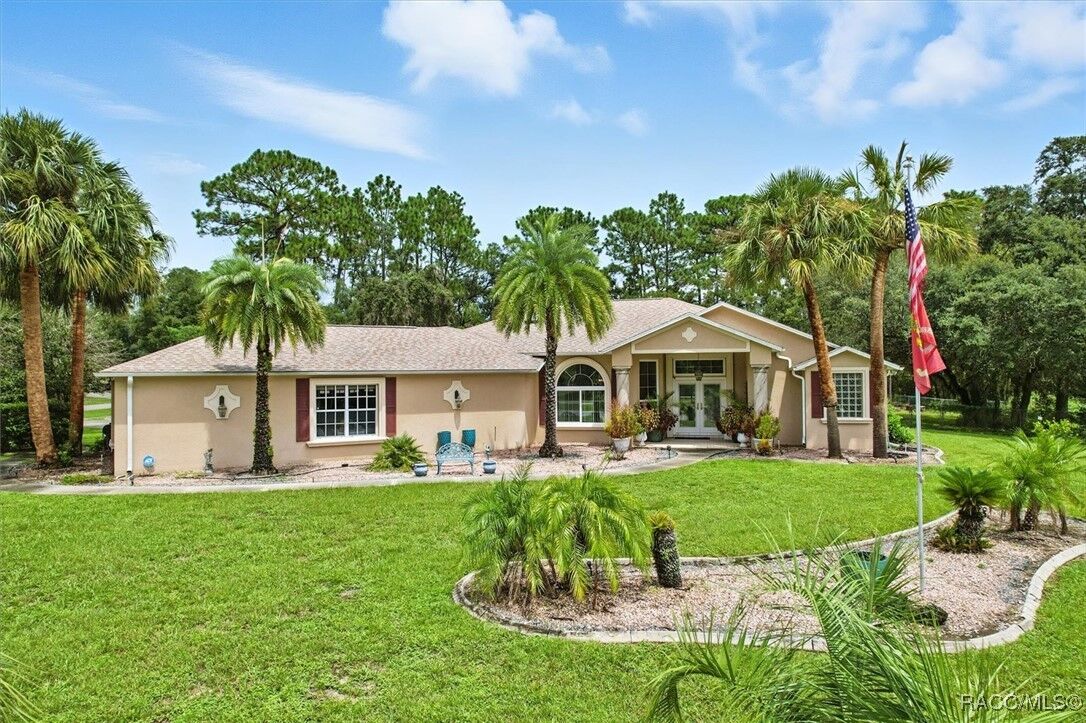 Property Photo: 5245 Allamandra Drive FL 34465