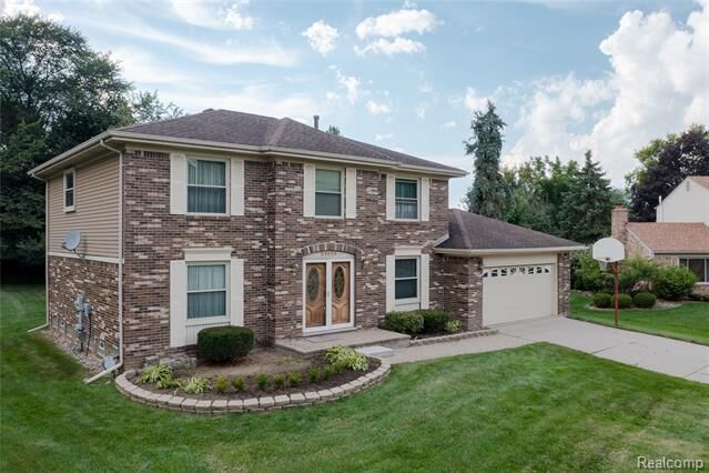 23925 Hickory Grove Court  Novi MI 48375 photo