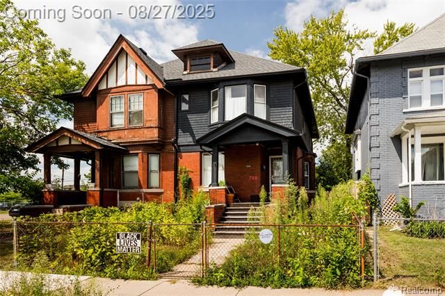 Property Photo: 708 W Euclid Street MI 48202