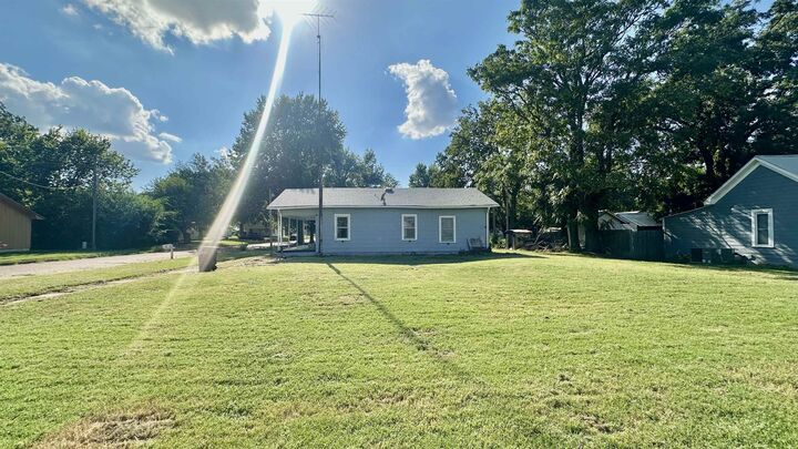 Property Photo:  410 E Taylor Ave  KS 67005 