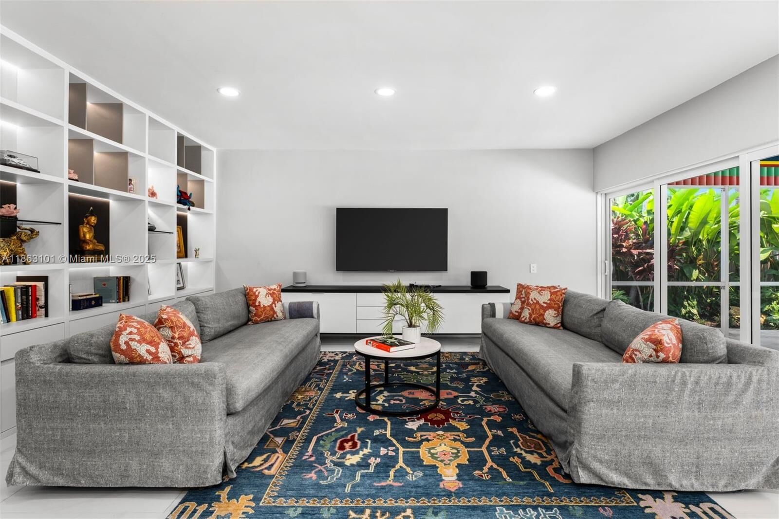 Property Photo:  1410 Cleveland Rd  FL 33141 