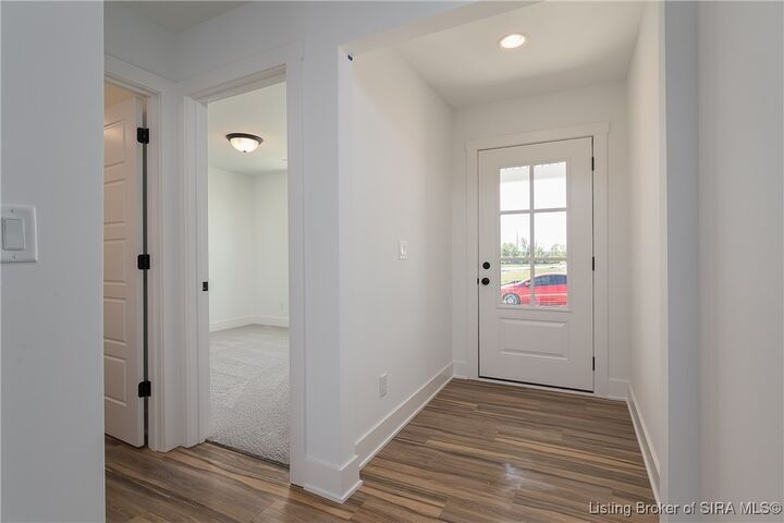 Property Photo: 803 Wolf Run Park Boulevard IN 47130