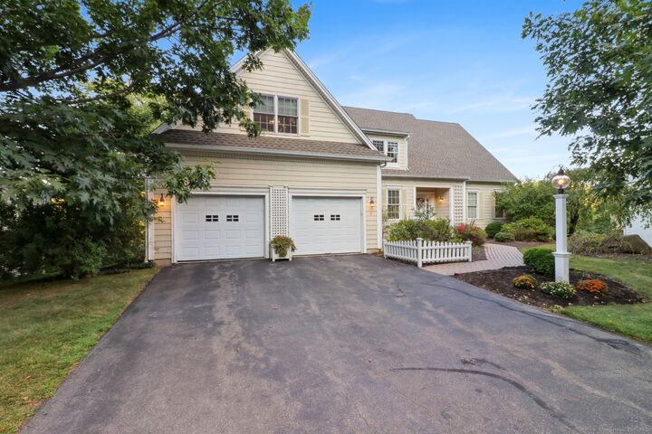 Property Photo:  2 Wills Walk 2  CT 06001 