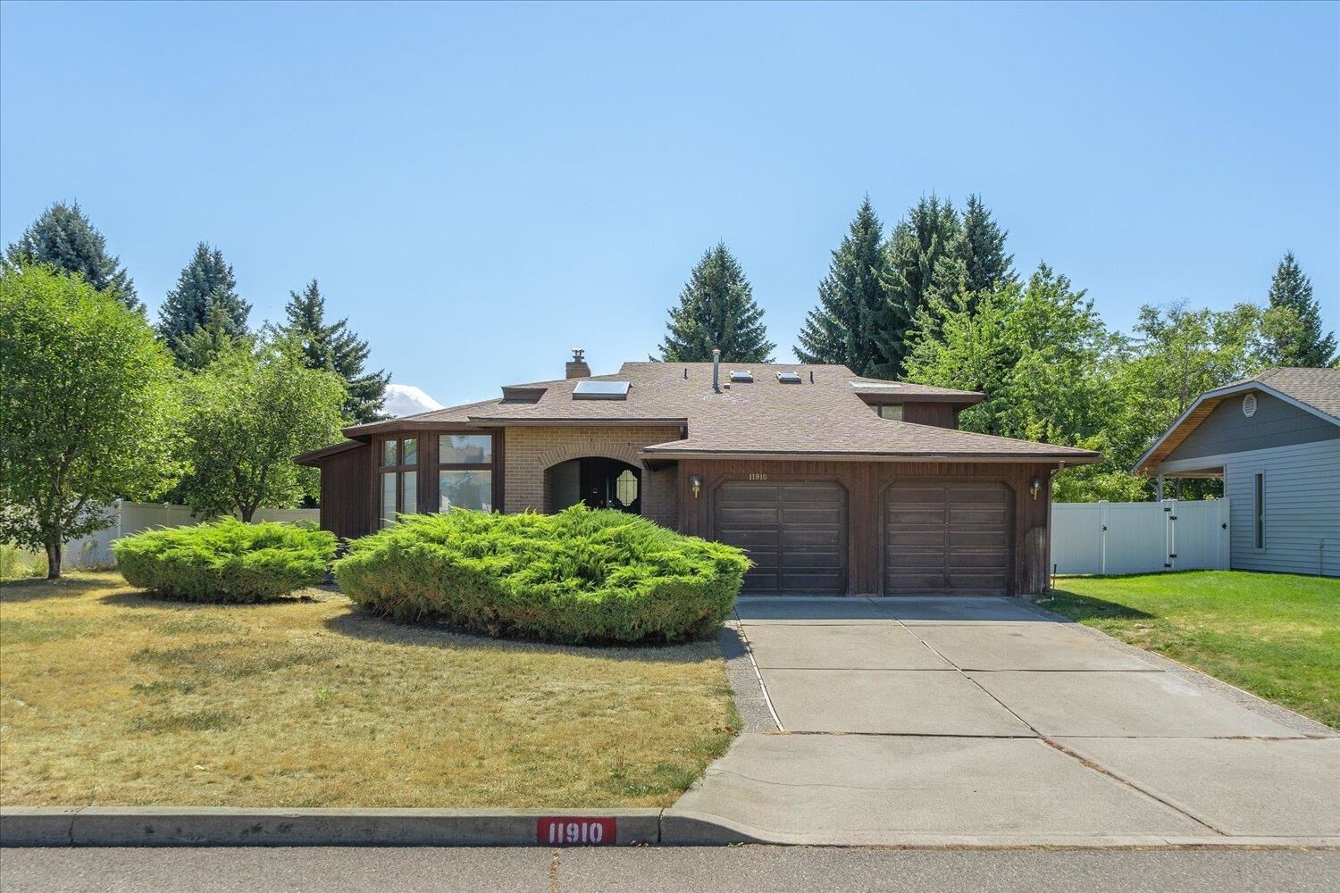 Property Photo: 11910 E 33rd Ave WA 99206