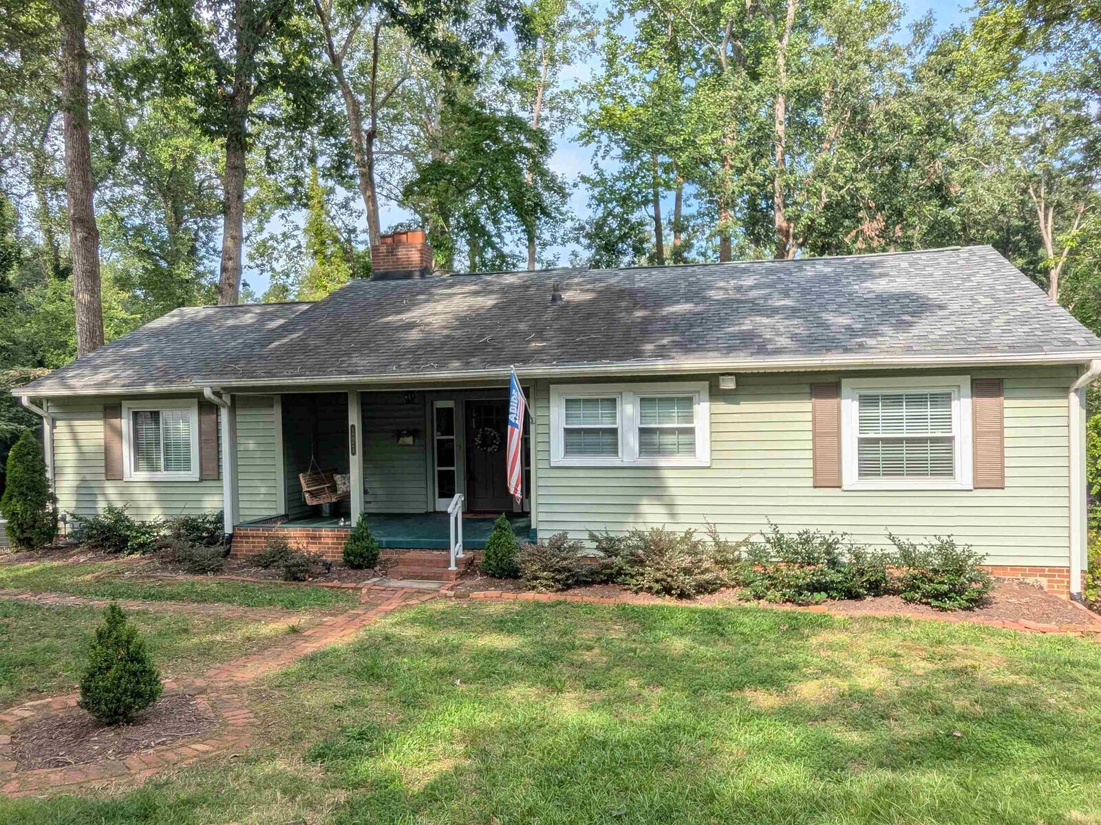 Property Photo:  121 Oakleaf Drive  SC 29301 