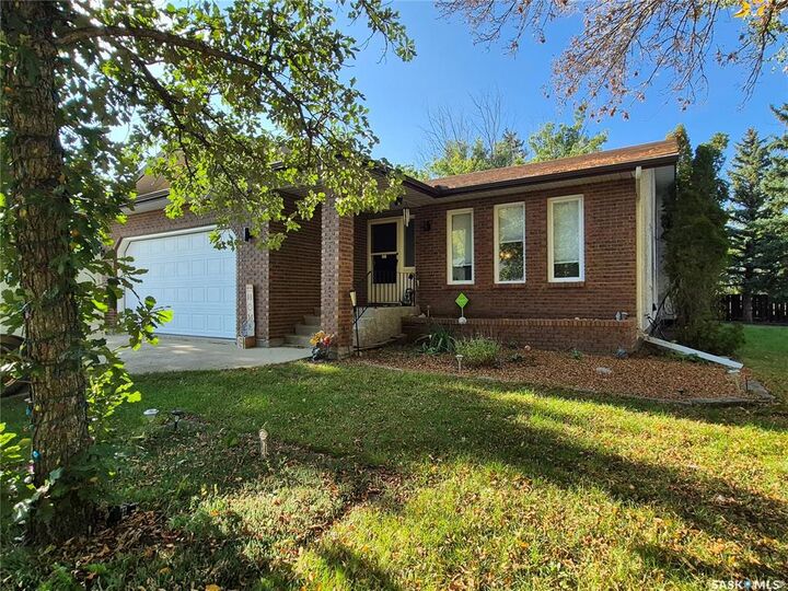 502 Hunt Street  Radville SK S0C 2G0 photo
