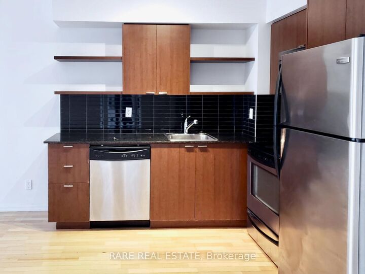 Property Photo: 35 Hayden Street 1009 ON M4Y 3C3