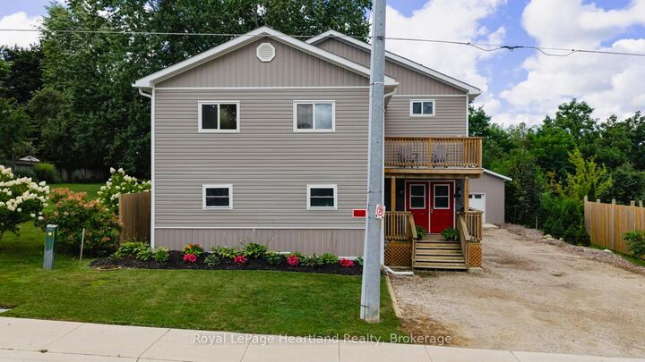 Property Photo: 422 Willoughby Street ON N0G 2H0