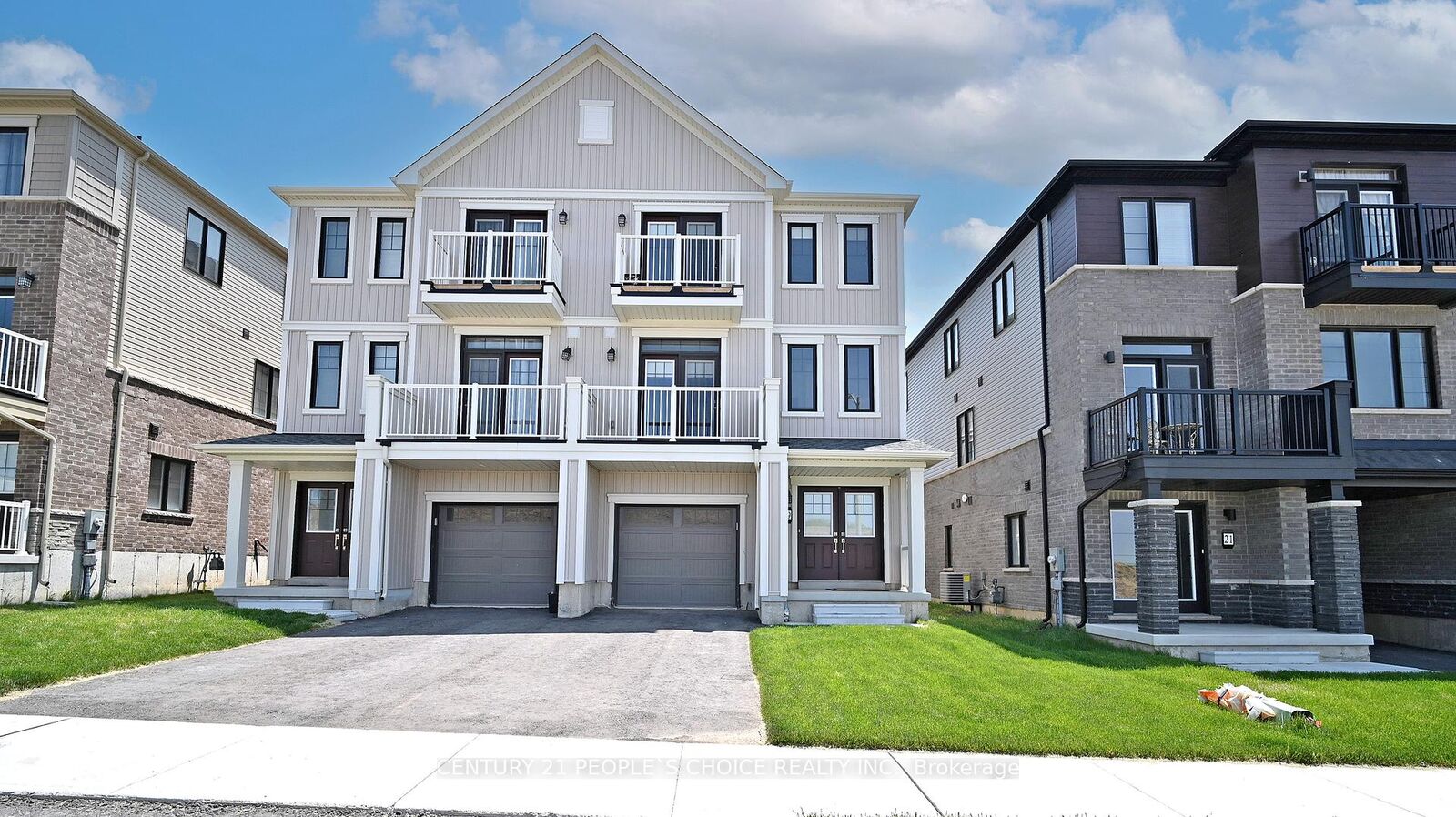 Property Photo:  19 Central Market Drive  ON N3W 0J3 