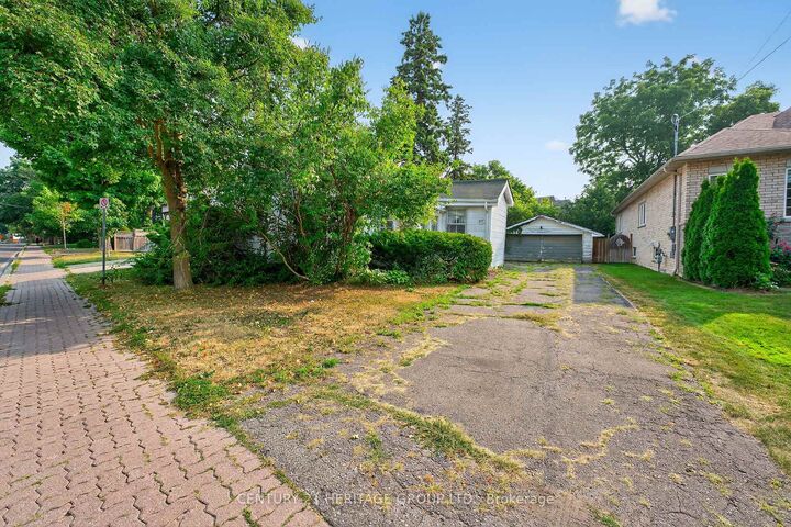 Property Photo:  117 Lucas Street  ON L4C 4P4 