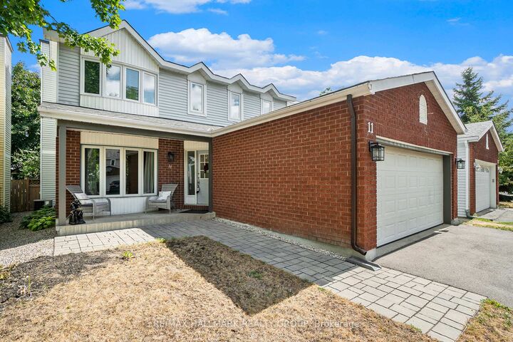 Property Photo: 11 Ellisson Way ON K1G 4N9