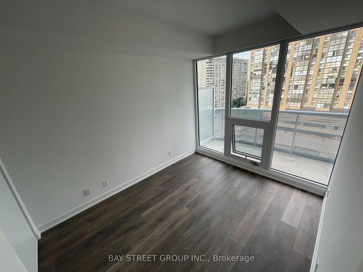 Photo de la propriété: 15 Holmes Avenue 904 ON M2N 0L4
