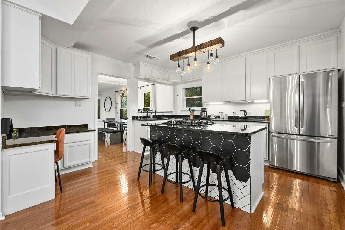 Property Photo: 525 Barton Blvd TX 78704