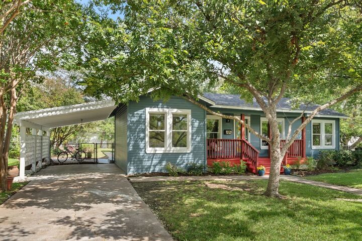 Property Photo: 5705 Woodview Avenue TX 78756