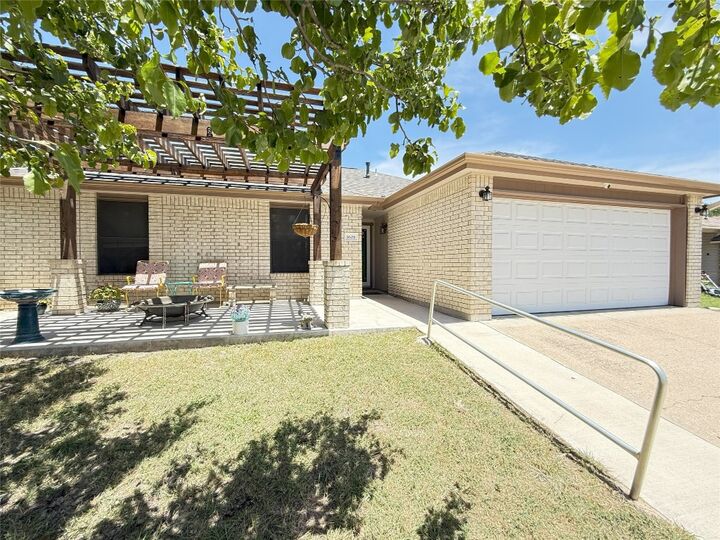 Property Photo: 1608 Mattie Drive TX 76522
