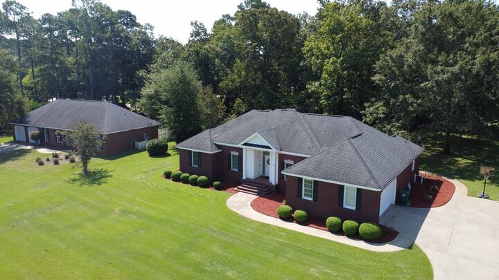 Property Photo: 102 Fair Oaks Court GA 31763