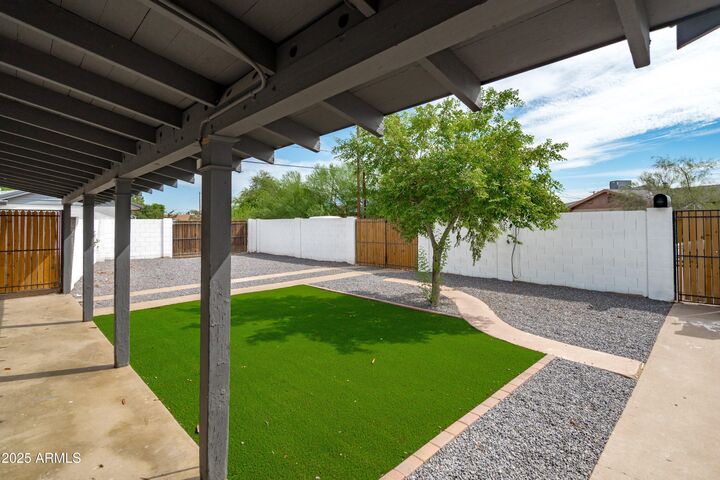 Property Photo: 1702 W Indian School Road AZ 85015