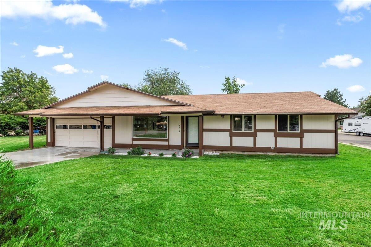 Property Photo: 10045 W Sussex Dr ID 83704