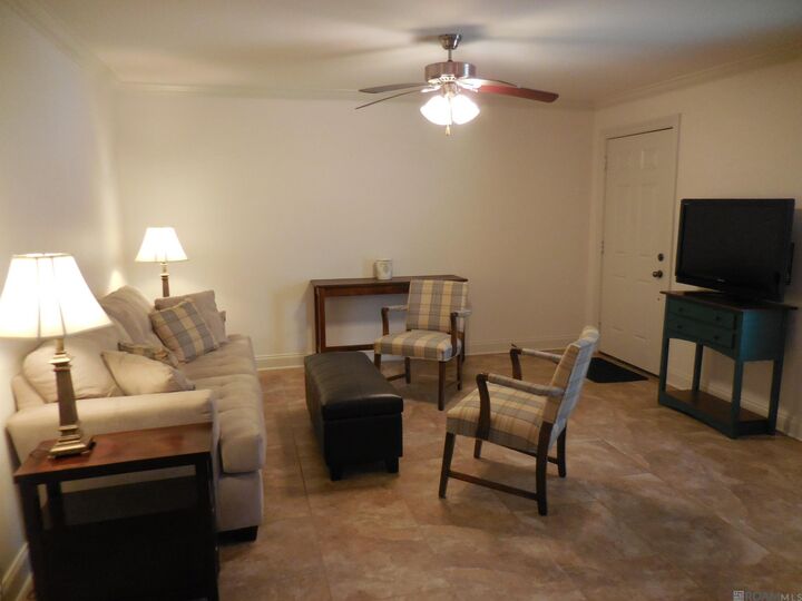 Property Photo:  1290 Park Blvd #129  LA 70806 